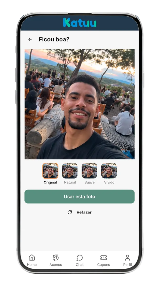 Tela de confirmação da selfie no Katuu, com os acabamentos Original, Natural, Suave e Vívido